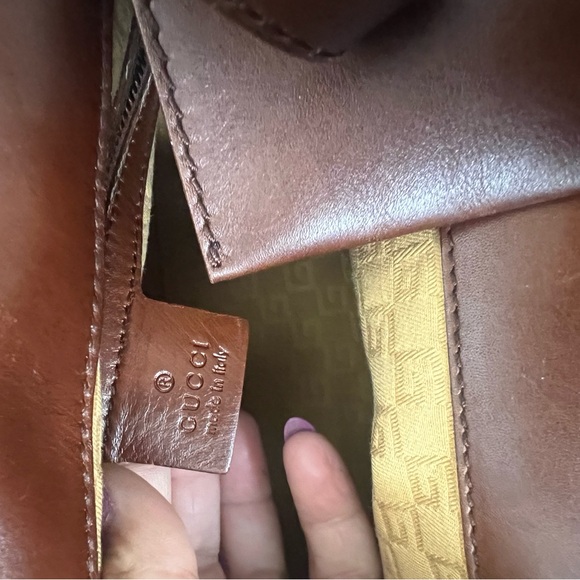 Vintage Gucci doctors bag. Chocolate brown leather with dual wooden handles. - Picture 7 of 8